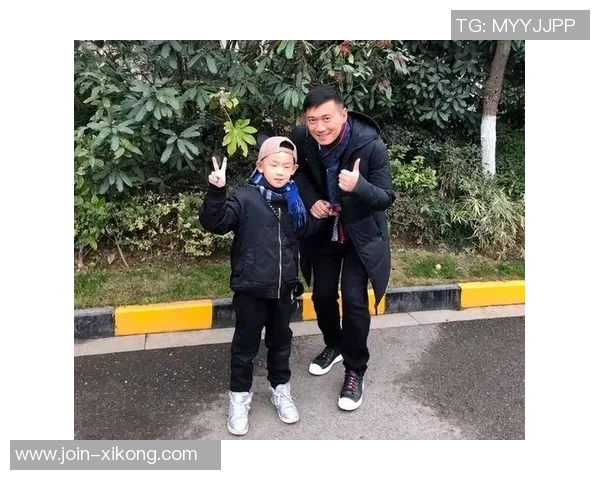 媒体人认为小杨应坚持演艺道路不必急于发展联盟从小角色做起更有前途 媒体人认为小杨应坚持演艺道路不必急于发展联盟从小角色做起更有前途