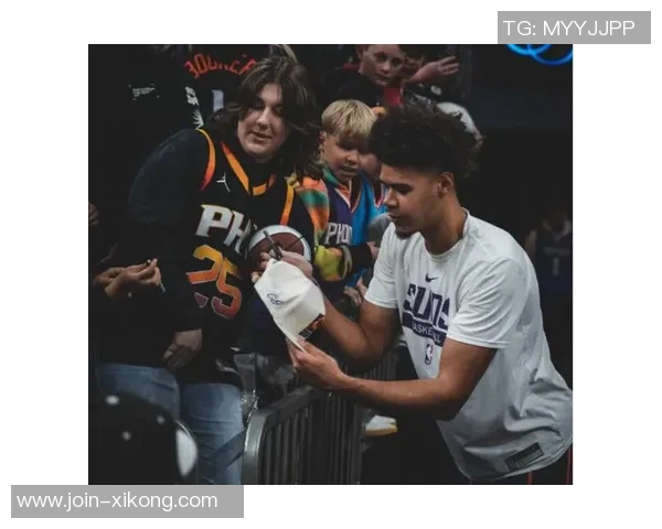 卡梅隆约翰逊上半场状态低迷仅得5分球队需寻找更好进攻节奏