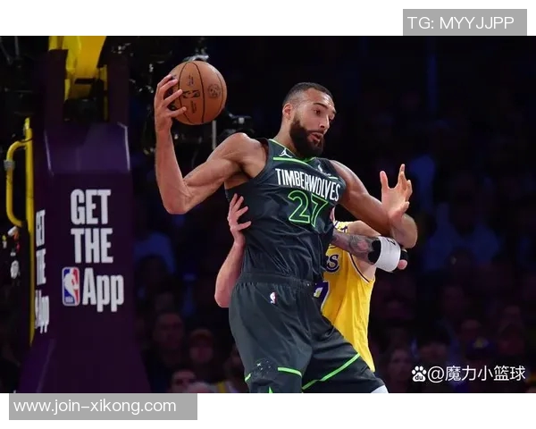 小卡近期表现惊艳四战狂砍156分创生涯新高并送出6次盖帽